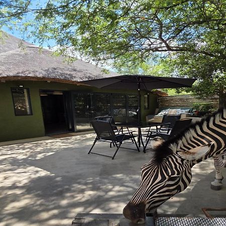 Croc Orvyll'S Kruger Lodge Marloth Park Esterno foto
